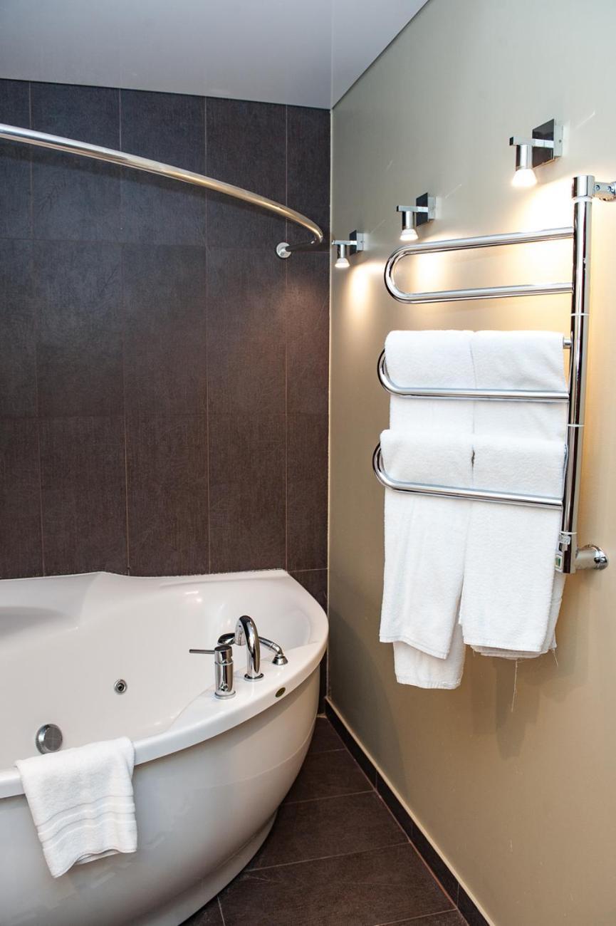 Port Hotel Ādaži Eksteriør billede