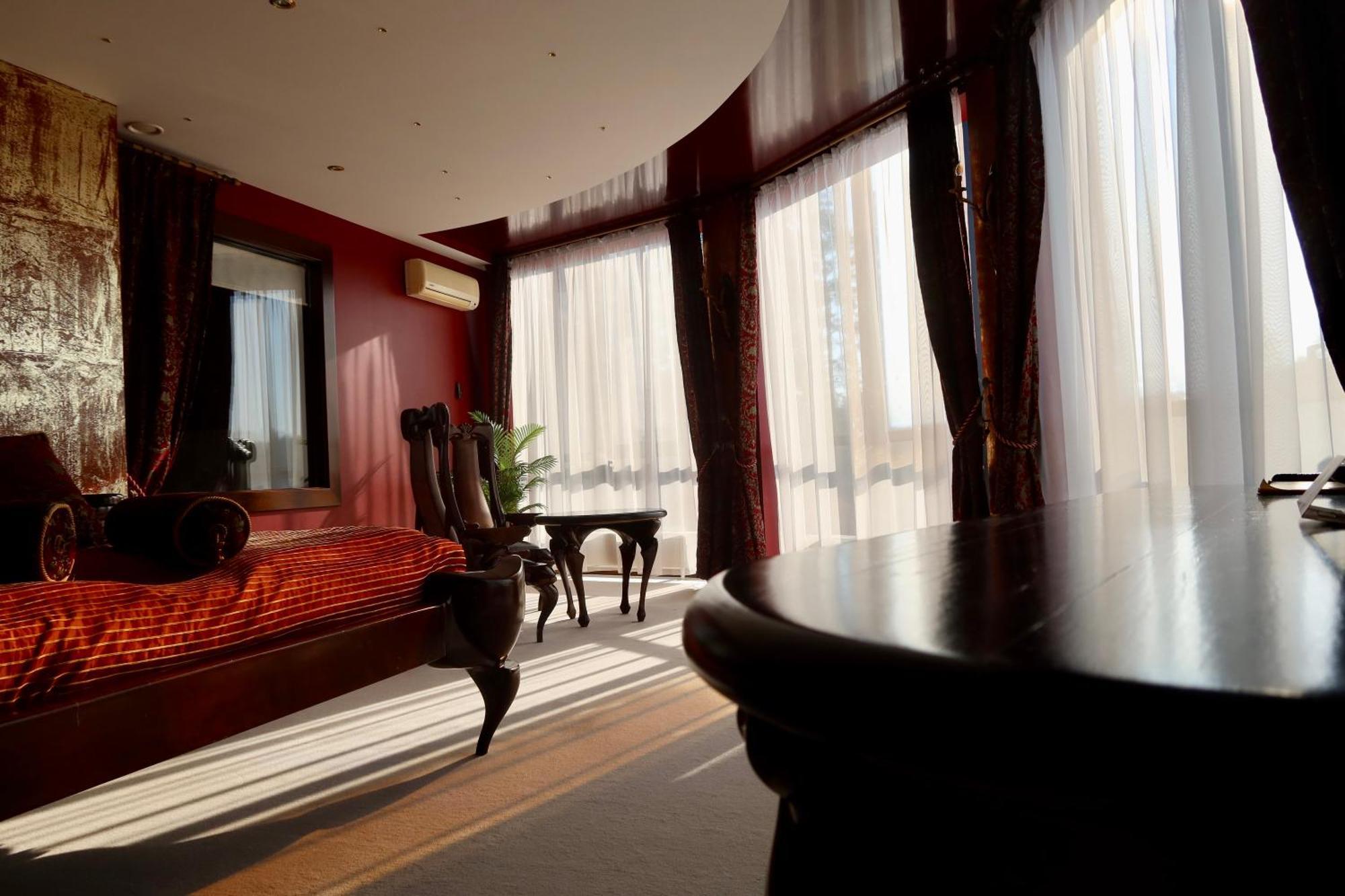 Port Hotel Ādaži Eksteriør billede