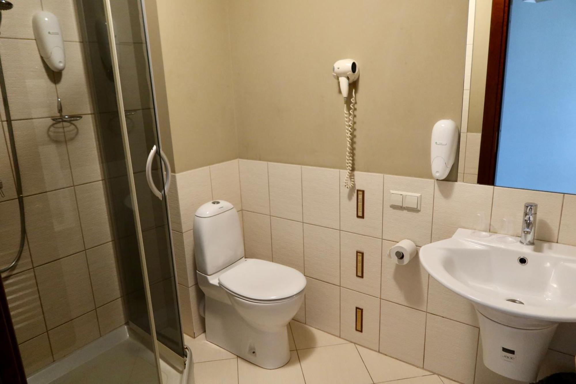 Port Hotel Ādaži Eksteriør billede