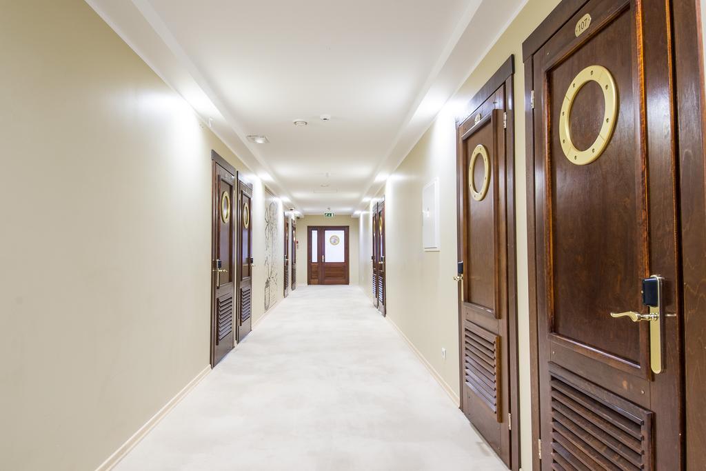 Port Hotel Ādaži Eksteriør billede