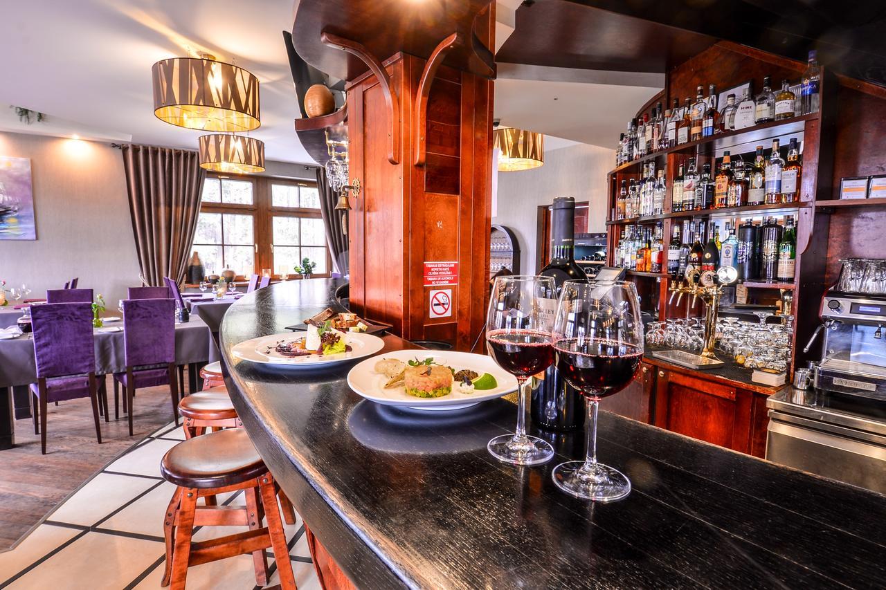 Port Hotel Ādaži Eksteriør billede