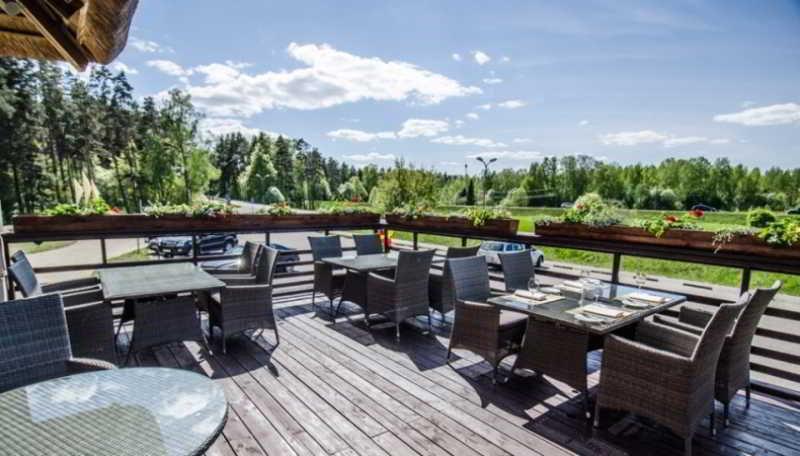 Port Hotel Ādaži Eksteriør billede