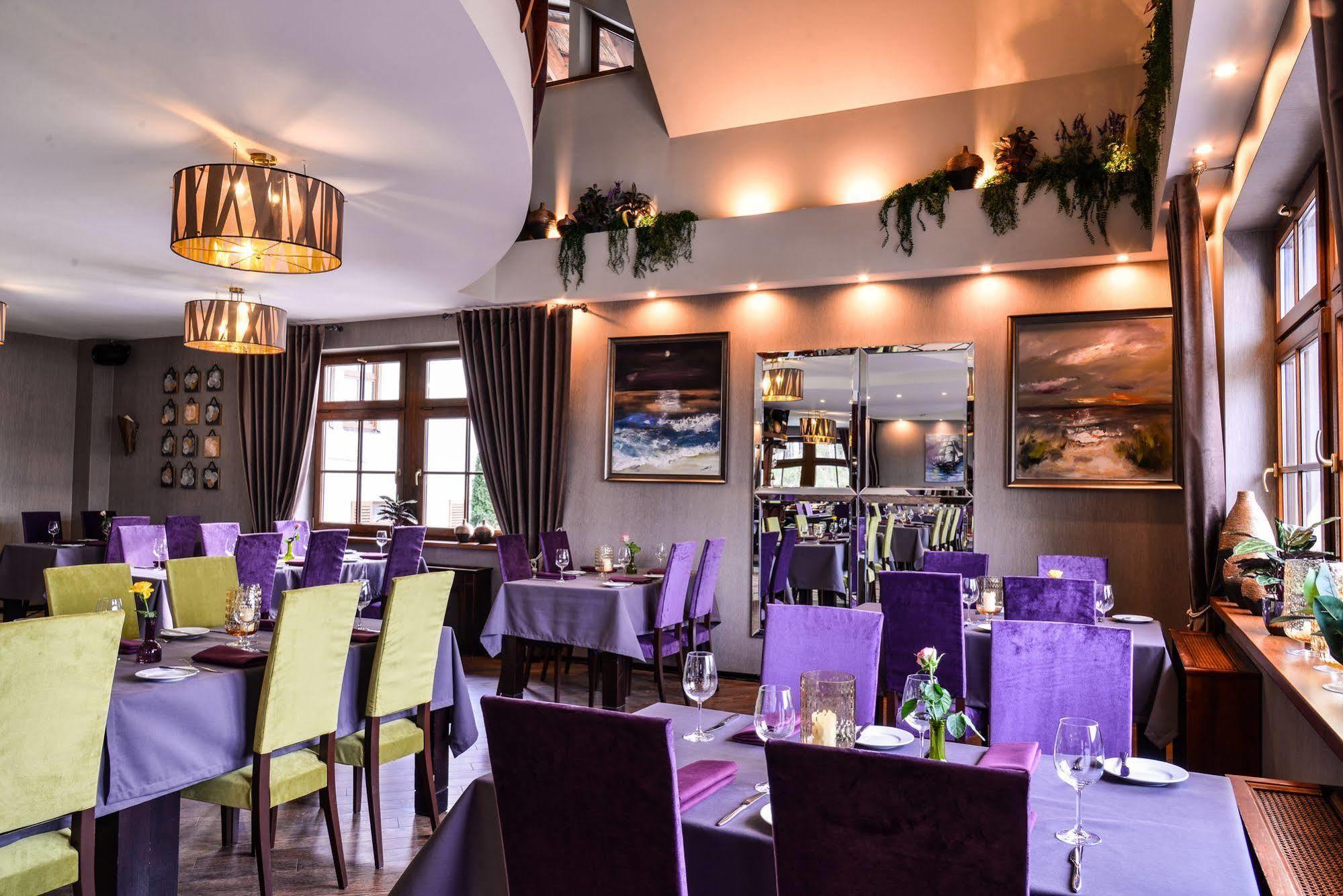 Port Hotel Ādaži Eksteriør billede