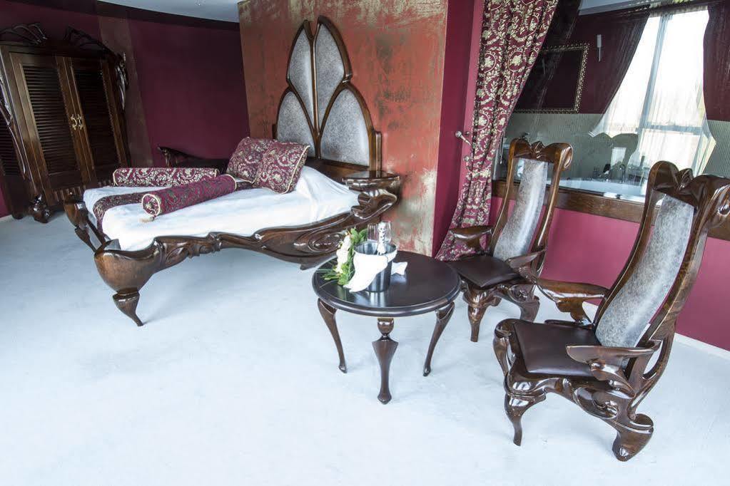 Port Hotel Ādaži Eksteriør billede